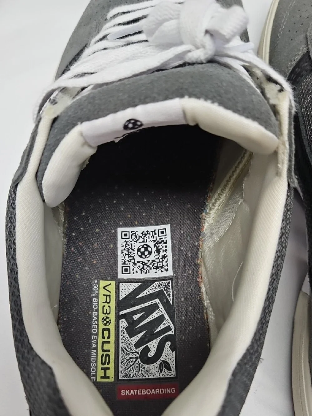 Vans Wayvee Mens 12 Grey White Black Suede Mesh Skate Shoes Sneakers